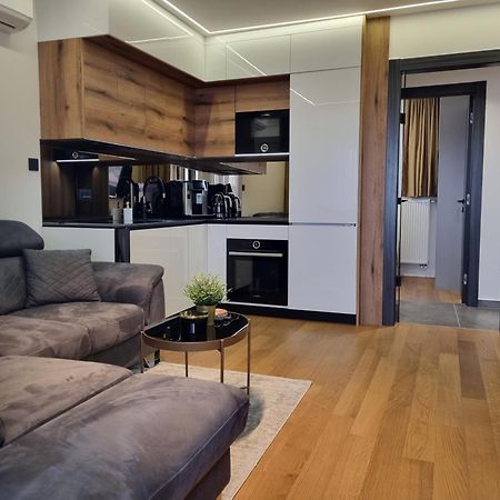 Ferienwohnung Osijek Luxury Center - Self Check In, Free Private Parking, Ulica Ivana Gundulica 82 Exterior foto