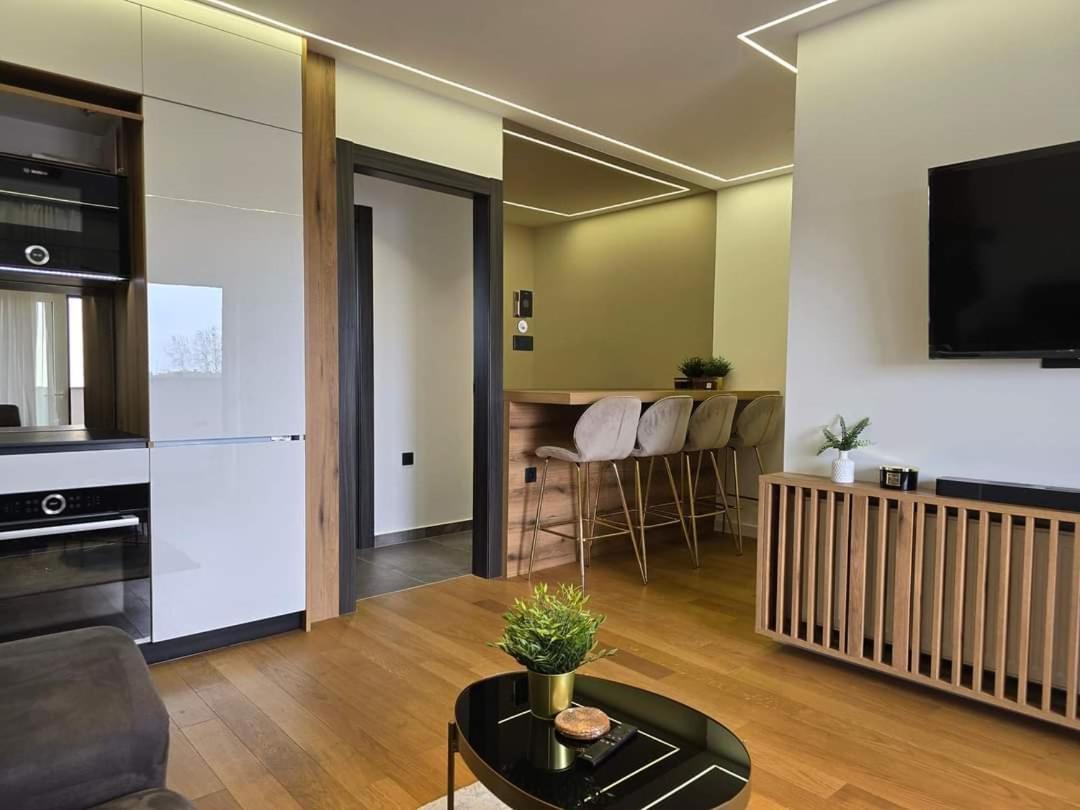 Ferienwohnung Osijek Luxury Center - Self Check In, Free Private Parking, Ulica Ivana Gundulica 82 Exterior foto