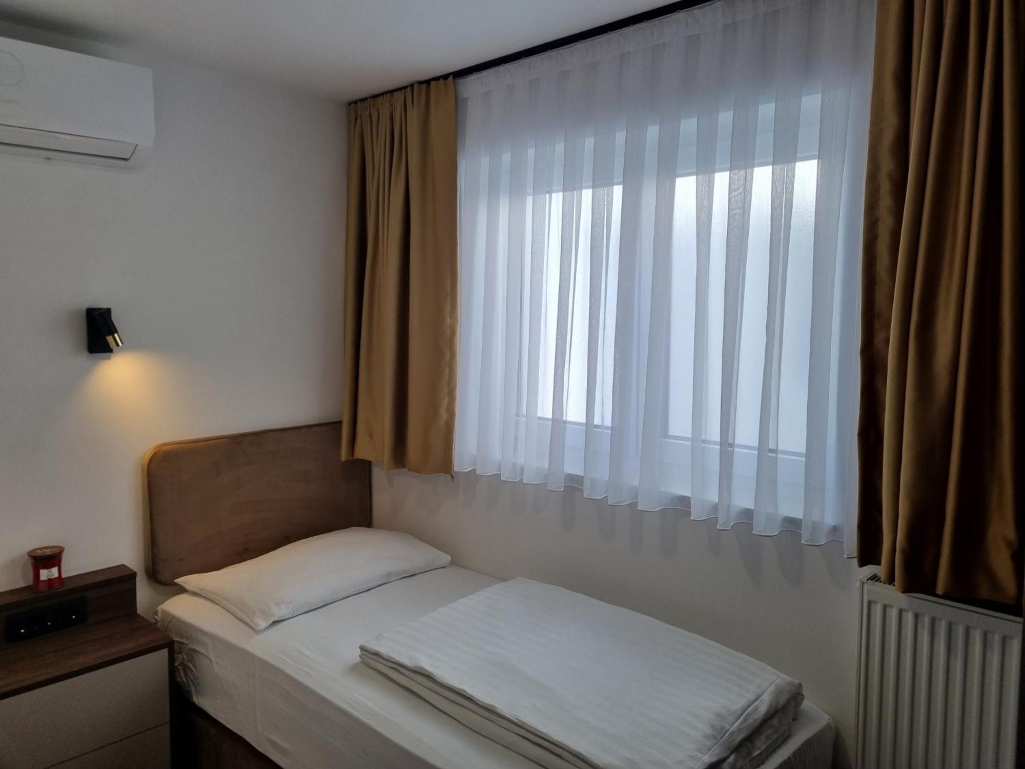 Ferienwohnung Osijek Luxury Center - Self Check In, Free Private Parking, Ulica Ivana Gundulica 82 Exterior foto